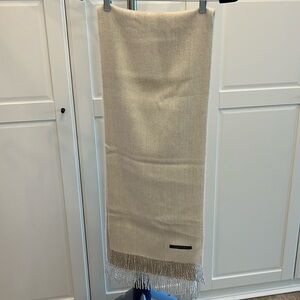 NWOT Luxury Peruvian Baby Alpaca Scarf